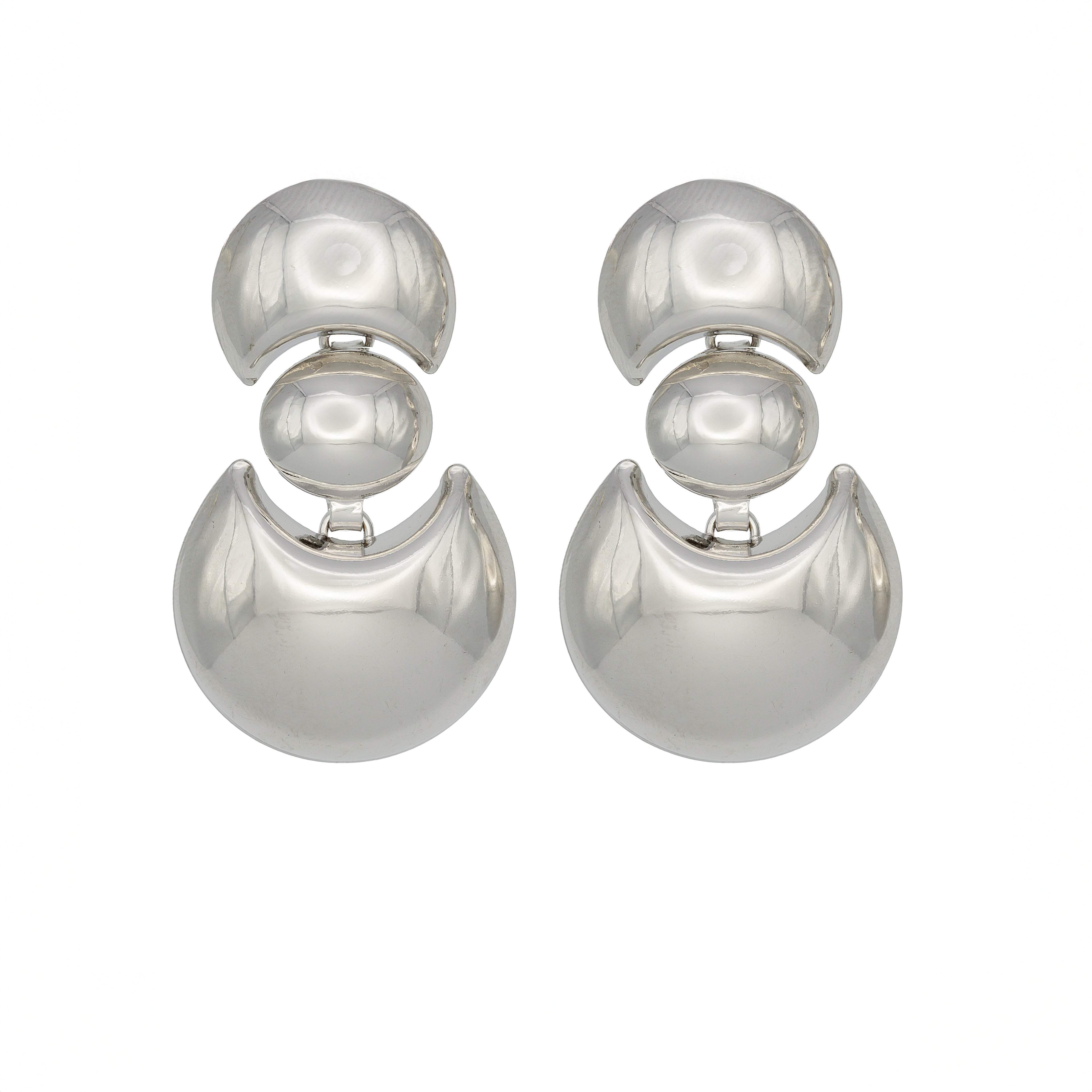  Sculptural silver-tone drop earrings with mirrored finish. Reflective, lightweight, and designed with clean modern geometry by Dramma®