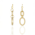 Gold dangle earrings with interlocking design. Lightweight, sculptural, and hypoallergenic — modern chain-inspired elegance by Dramma®.