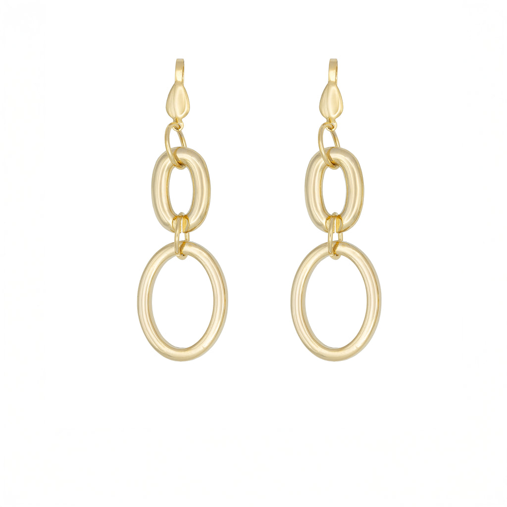 Gold dangle earrings with interlocking design. Lightweight, sculptural, and hypoallergenic — modern chain-inspired elegance by Dramma®.


